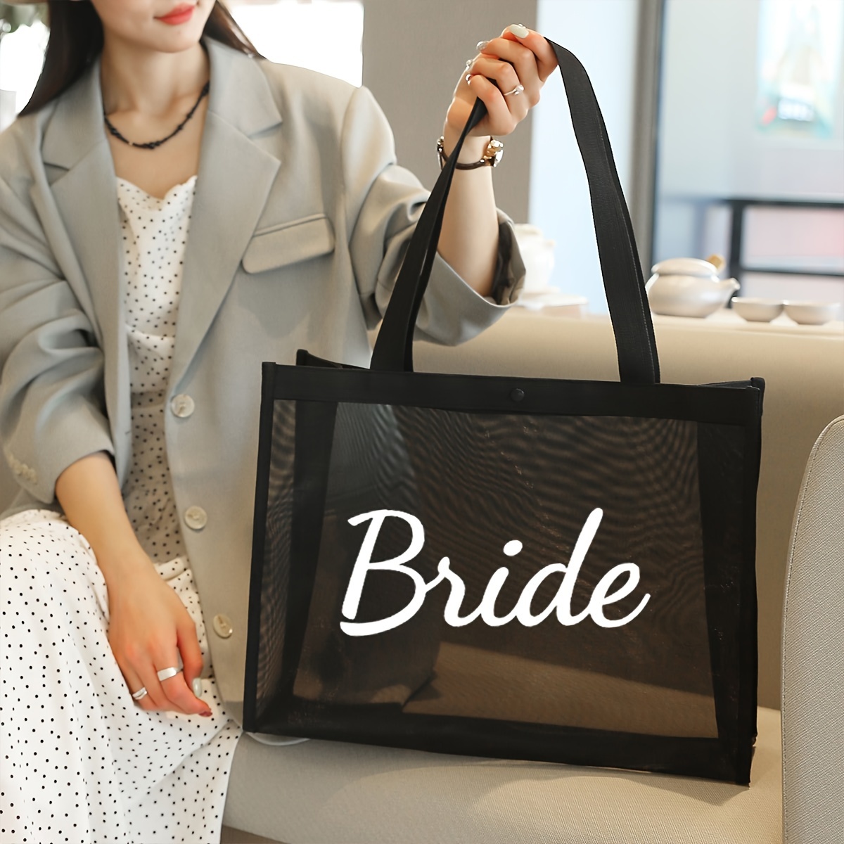 Bride Letter Print Mesh Tote Bag, Large Capacity Travel Beach Bag, Portable Shopping Bag, Shoulder Storage Handbag
Bride Letter Print Mesh Tote Bag, Large Capacity Travel Beach Bag, Portable Shopping Bag, Shoulder Storage Handbag
