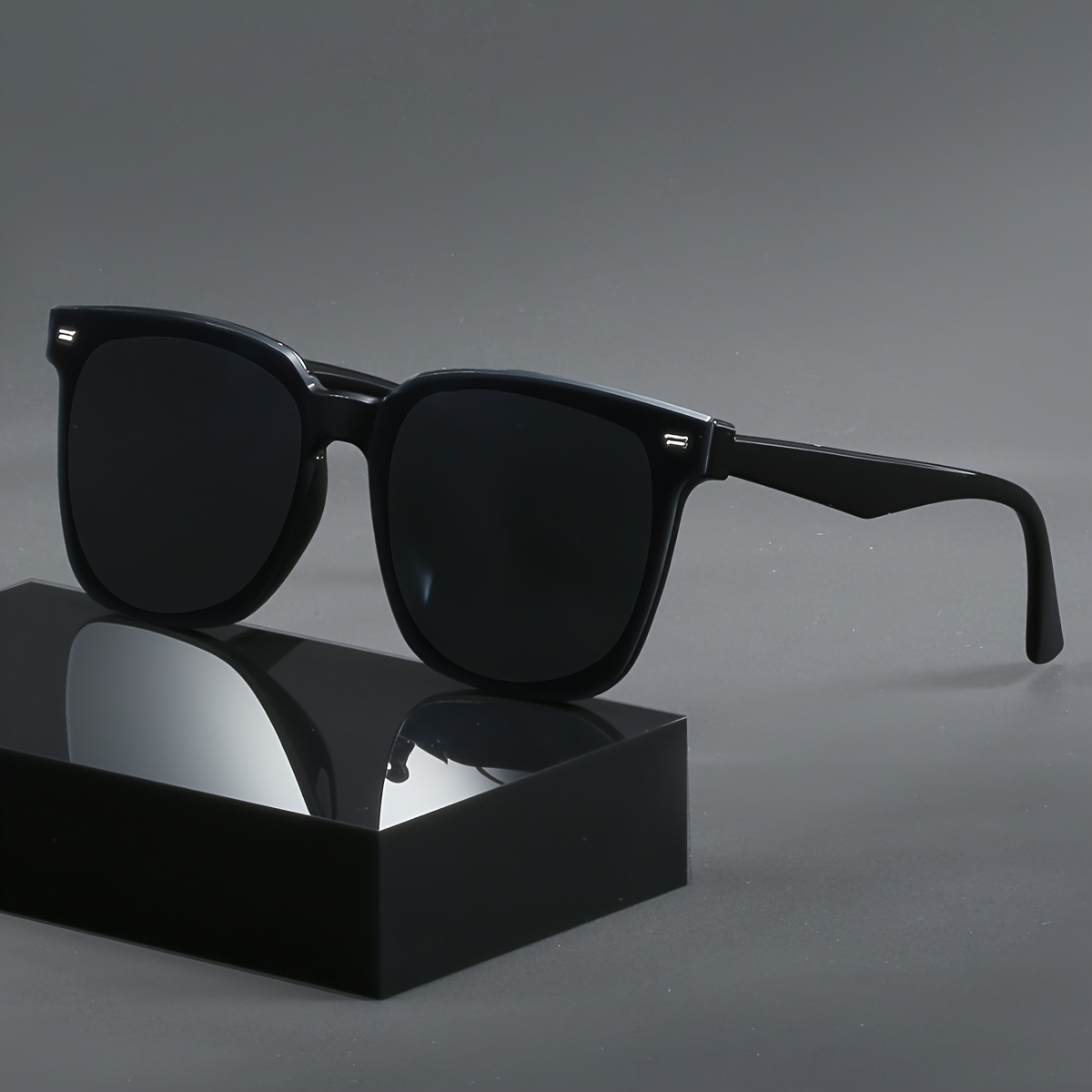 Oversized Classic Black Rivet Fashion Glasses For Women, Pc Frame & Lens, Perfect For Hiking And Casual Wear
Oversized Classic Black Rivet Fashion Glasses For Women, Pc Frame & Lens, Perfect For Hiking And Casual Wear