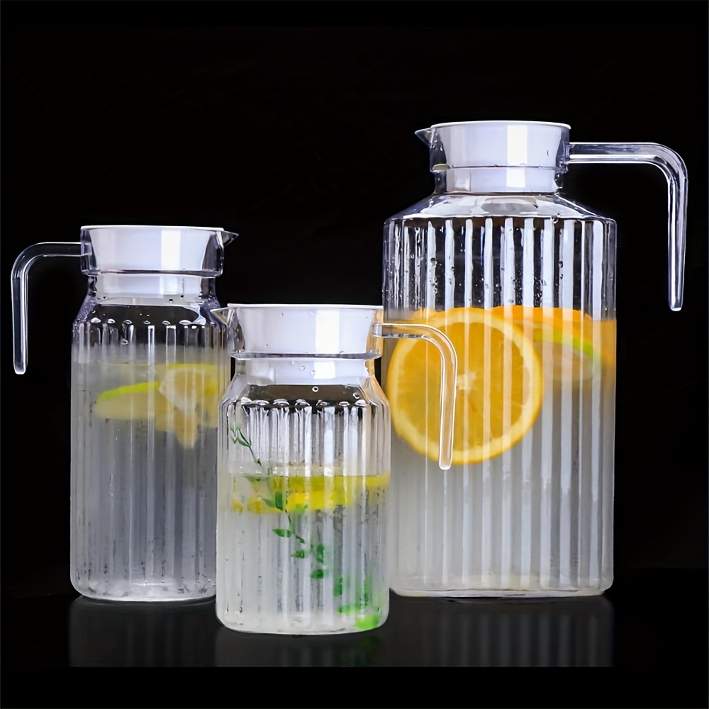 Une bouteille d'eau en acrylique, résistante et transparente, avec un couvercle, idéale pour le thé, la sangria, l'eau citronnée, le jus de fruits, le lait, etc.
Une bouteille d'eau en acrylique, résistante et transparente, avec un couvercle, idéale pour le thé, la sangria, l'eau citronnée, le jus de fruits, le lait, etc.