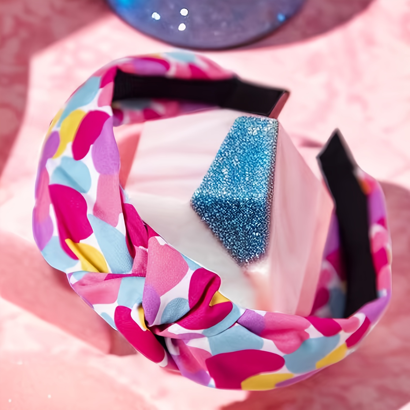 1pc Bandeau à nœud imprimé motif cœur d', serre-tête large à bords antidérapants, accessoires de cheveux élégants pour femmes et utilisations quotidiennes, à pour la Saint-Valentin
1pc Bandeau à nœud imprimé motif cœur d', serre-tête large à bords antidérapants, accessoires de cheveux élégants pour femmes et utilisations quotidiennes, à pour la Saint-Valentin