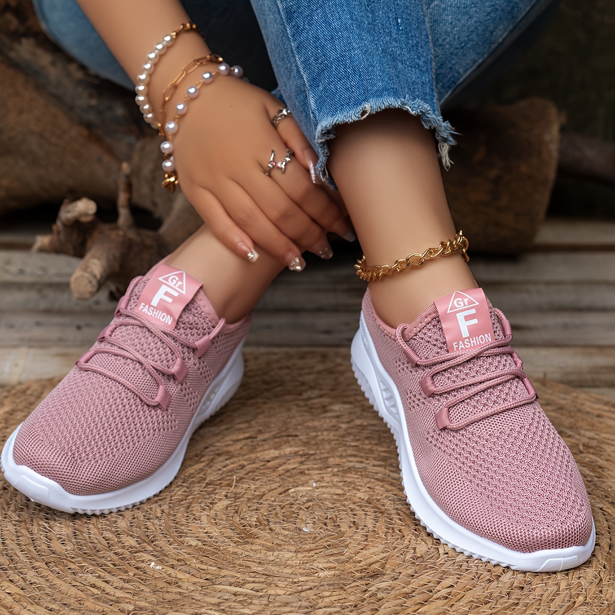 Women's Solid Color Casual Sneakers, Slip On Platform Soft Sole Walking Shoes, Breathable Daily & Walking Shoes
Women's Solid Color Casual Sneakers, Slip On Platform Soft Sole Walking Shoes, Breathable Daily & Walking Shoes