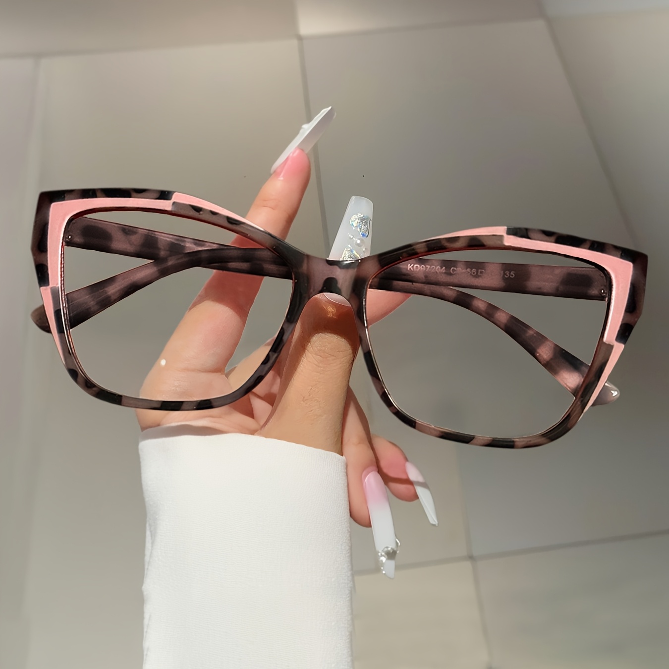 Protection| Eye Frame Glasses For Women - Vintage Leopard Print Fashion Eyewear, Anti-blue Light, Full Rim Design
Protection| Eye Frame Glasses For Women - Vintage Leopard Print Fashion Eyewear, Anti-blue Light, Full Rim Design