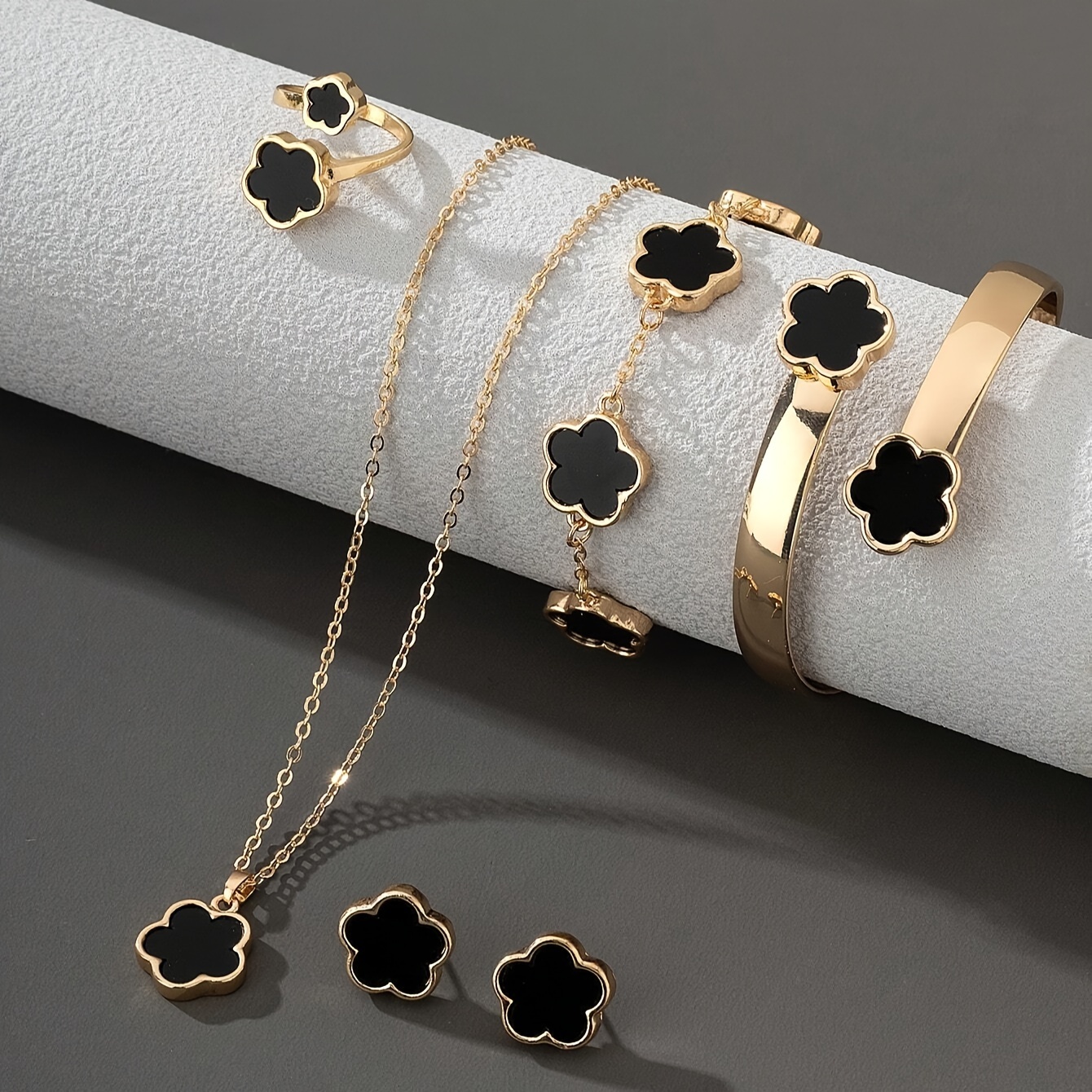 Colorful Flower Design Stud Earrings & Pendant Necklace & Open Bangle & Bracelet Elegant Style Trendy Female Gift
Colorful Flower Design Stud Earrings & Pendant Necklace & Open Bangle & Bracelet Elegant Style Trendy Female Gift