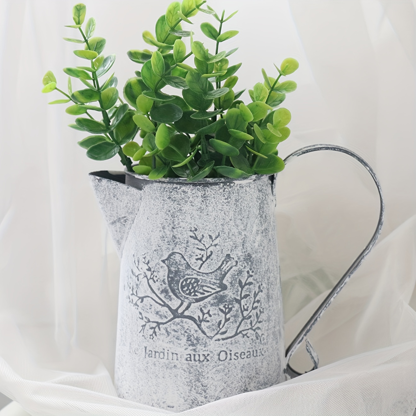 Arrosoir de jardin vintage rustique avec motif d'oiseau - Idéal pour la décoration extérieure
Arrosoir de jardin vintage rustique avec motif d'oiseau - Idéal pour la décoration extérieure