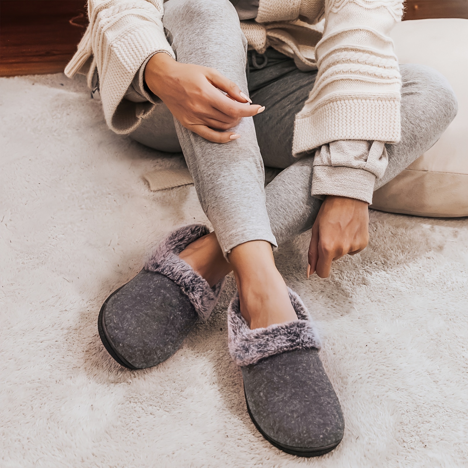 Warm Solid Winter Slippers, Super Soft Flat- Home Slippers, Cozy And Warm Plush Floor Slippers.
Warm Solid Winter Slippers, Super Soft Flat- Home Slippers, Cozy And Warm Plush Floor Slippers.