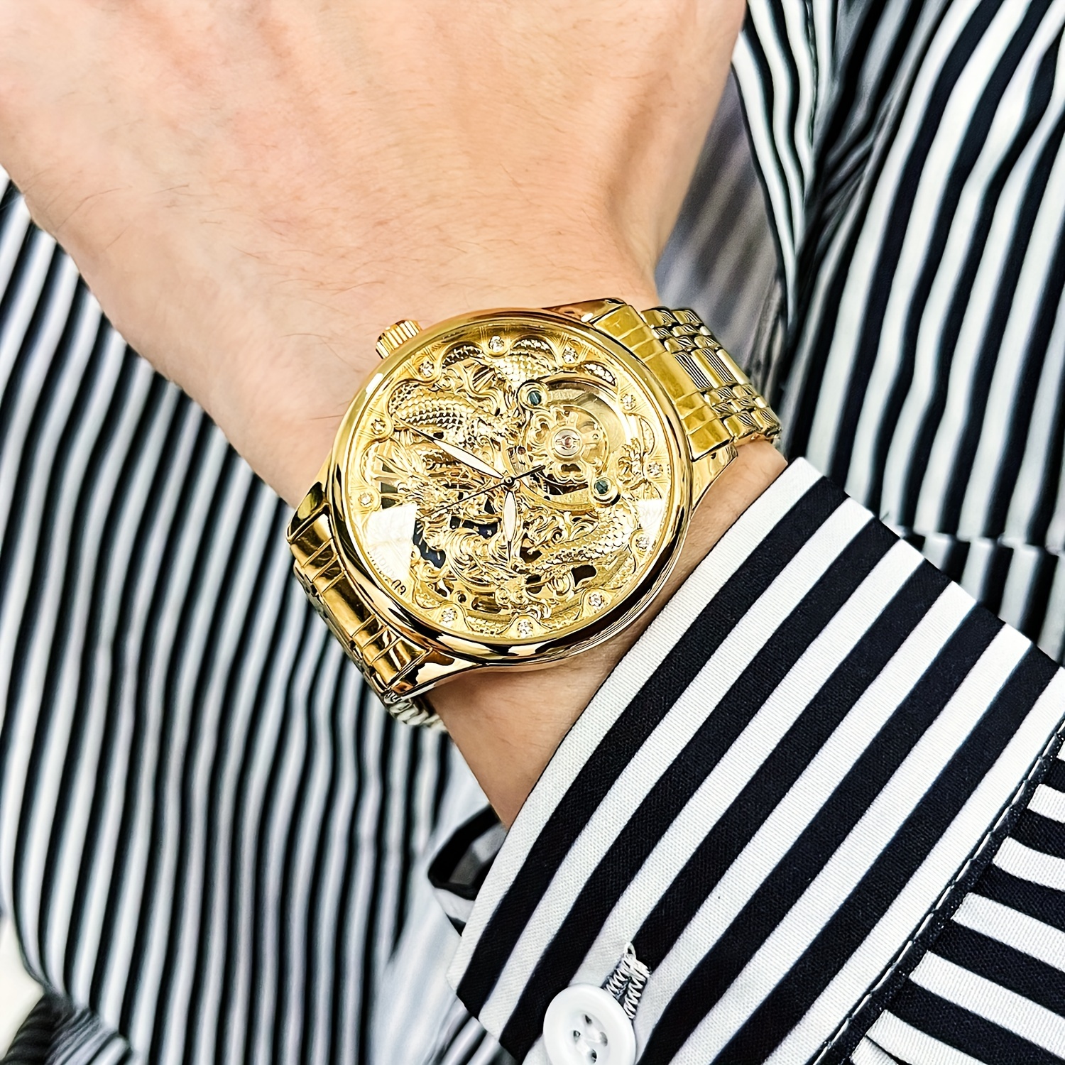 1pc Guanqin Luxury Mechanical Self-winding Watch, Design, Hollow Dial, Round Alloy Case, , Non-waterproof, Pointer Display, Clasp Strap, Without Battery
1pc Guanqin Luxury Mechanical Self-winding Watch, Design, Hollow Dial, Round Alloy Case, , Non-waterproof, Pointer Display, Clasp Strap, Without Battery