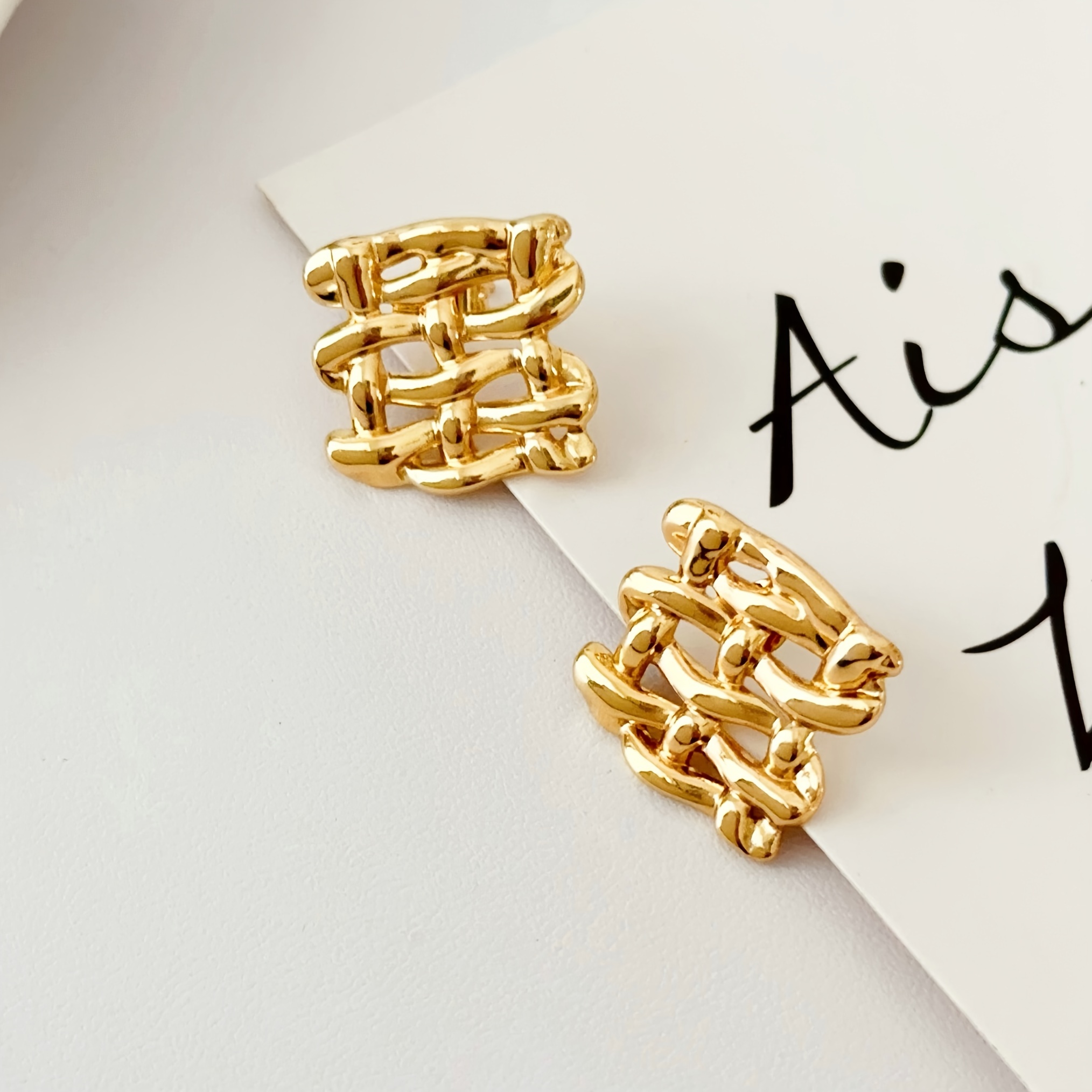 1 Pair Of Stainless Steel Earrings New Chinese Irregular Braided Small Design High-end Earrings
1 Pair Of Stainless Steel Earrings New Chinese Irregular Braided Small Design High-end Earrings