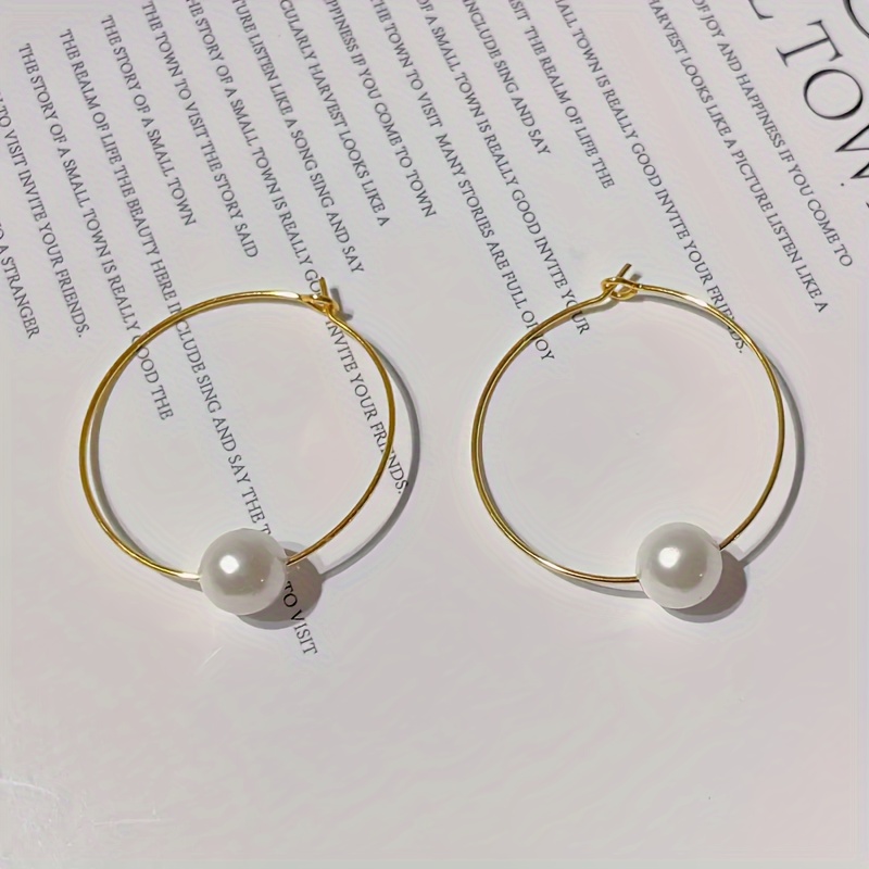 Boucles d'Oreilles Créoles Élégantes en Fausse Perle - Design Géométrique Chic pour & les Fêtes, Cadeau d'Anniversaire
Boucles d'Oreilles Créoles Élégantes en Fausse Perle - Design Géométrique Chic pour & les Fêtes, Cadeau d'Anniversaire
