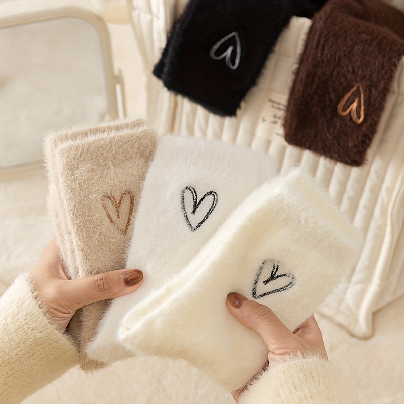 5pcs Cozy Heart Pattern Plush Women's Socks - Mid-calf, Extra & Warm Autumn/winter Assorted Colors (black, Brown, White, Cream, ) - Soft Polyester , Ideal For Home Floor Snuggling
5pcs Cozy Heart Pattern Plush Women's Socks - Mid-calf, Extra & Warm Autumn/winter Assorted Colors (black, Brown, White, Cream, ) - Soft Polyester , Ideal For Home Floor Snuggling