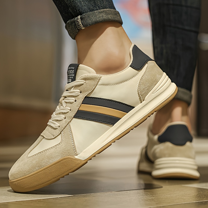 Chaussures décontractées pour hommes, basses, à lacets, pour la marche en plein air, le jogging, la randonnée, le camping, le parc, les rendez-vous, toutes saisons.
Chaussures décontractées pour hommes, basses, à lacets, pour la marche en plein air, le jogging, la randonnée, le camping, le parc, les rendez-vous, toutes saisons.