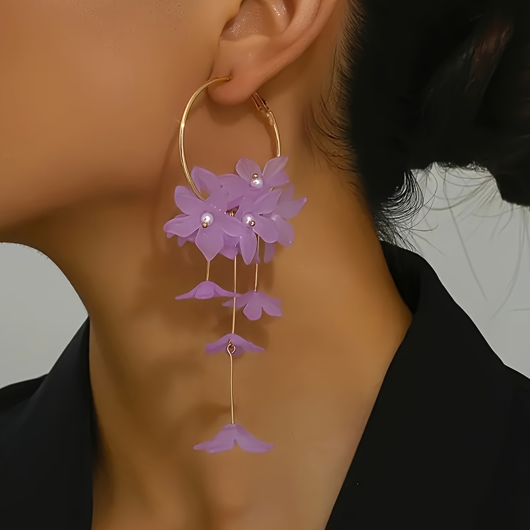 Hollow Circle Purple Flower Decor Dangle Earrings Elegant Vacation Style Acrylic Jewelry Classic Holiday Earrings
Hollow Circle Purple Flower Decor Dangle Earrings Elegant Vacation Style Acrylic Jewelry Classic Holiday Earrings