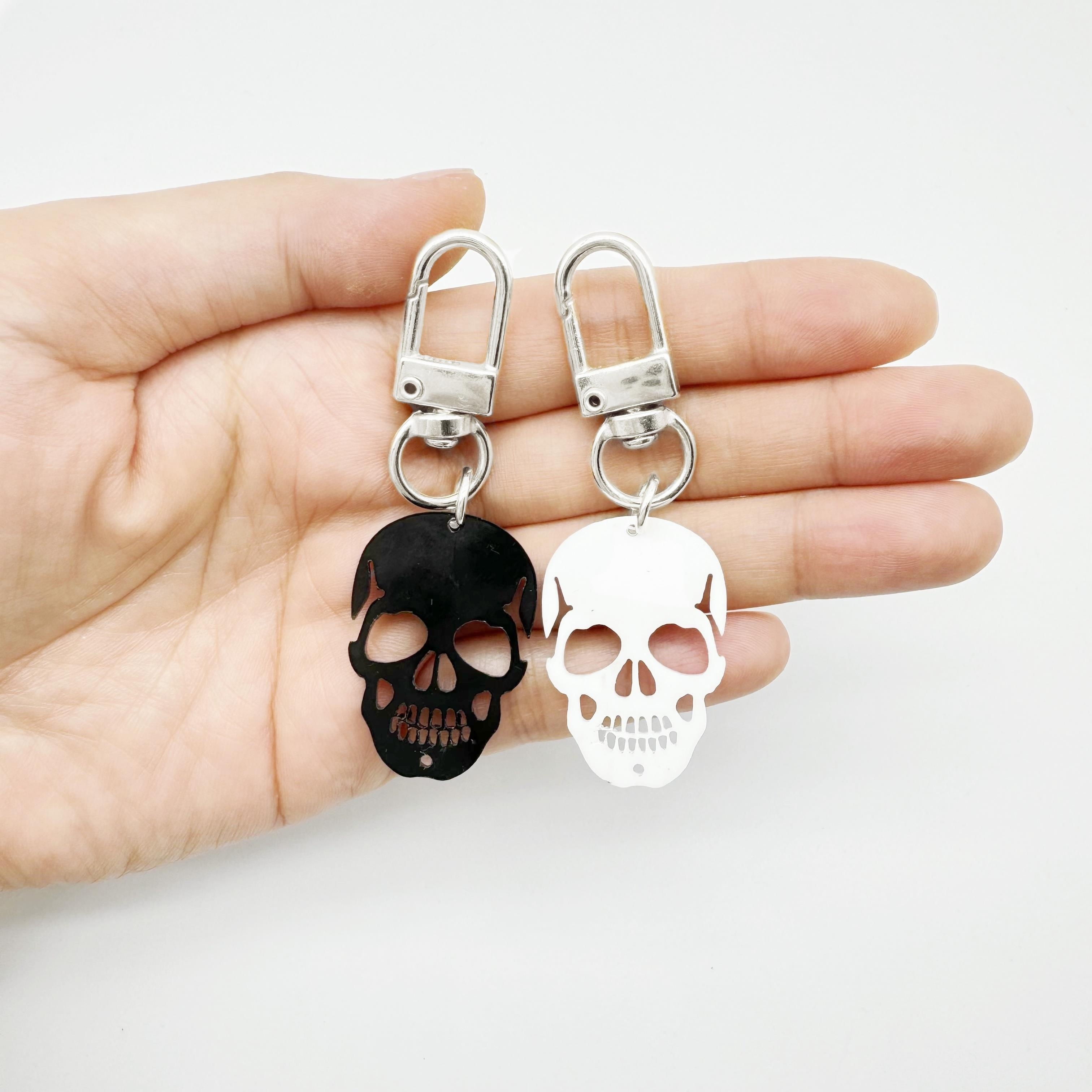 2 Pcs Skull Keychains, Black & White, Novelty Gothic Design, Quirky Accessory, Perfect For Women Men
2 Pcs Skull Keychains, Black & White, Novelty Gothic Design, Quirky Accessory, Perfect For Women Men