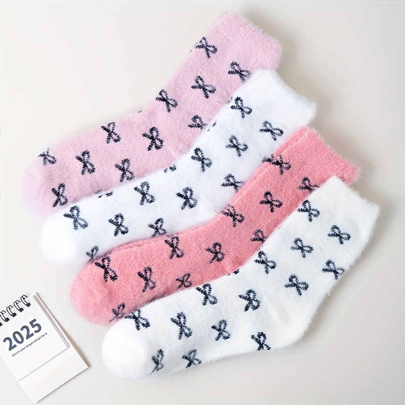 4pcs Women's Plush Winter Socks - Cozy & Warm With Cute Bow Pattern, Soft Polyester , Machine Washable
4pcs Women's Plush Winter Socks - Cozy & Warm With Cute Bow Pattern, Soft Polyester , Machine Washable