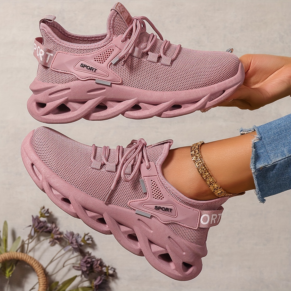 Valentine's Day Women' Color Mesh Lace-up Casual Sports Shoes, Breathable Low- Running Shoes, Suitable For Gym Workouts.
Valentine's Day Women' Color Mesh Lace-up Casual Sports Shoes, Breathable Low- Running Shoes, Suitable For Gym Workouts.