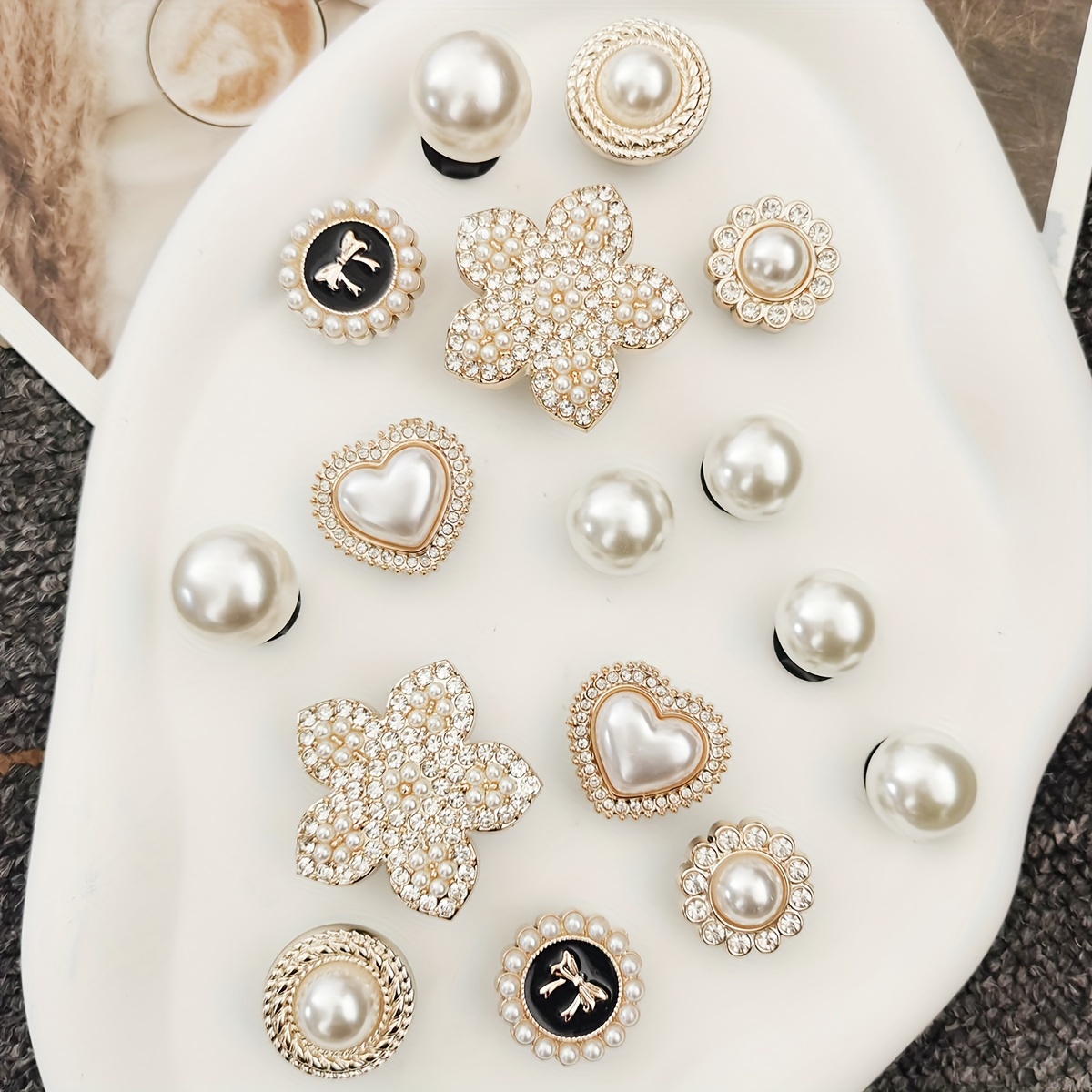 16pcs Luxury Shoe Charms, Abs Clips, Decorations For Women's Slides, Sandals, And Beach Bags, Fits , Ideal For , Halloween, Birthday Party Gifts (shoes Not Included)
16pcs Luxury Shoe Charms, Abs Clips, Decorations For Women's Slides, Sandals, And Beach Bags, Fits , Ideal For , Halloween, Birthday Party Gifts (shoes Not Included)