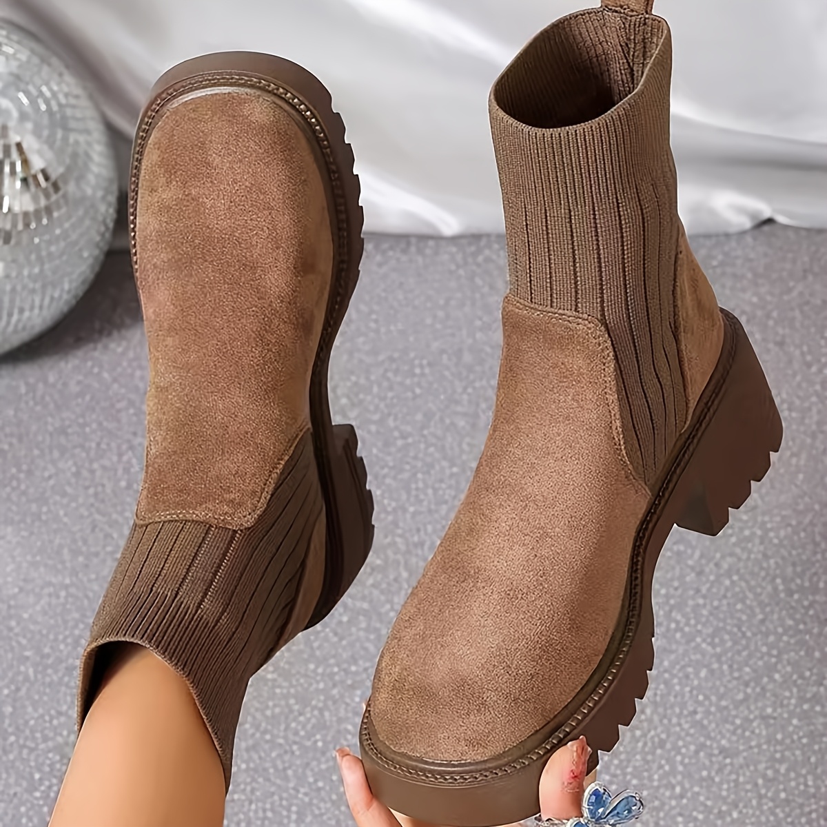 1pr Women's Mid Heel Platform Ankle Boots - Slip-on Fabric Upper With , Comfortable Plain Toe Design For Office And Casual Wear
1pr Women's Mid Heel Platform Ankle Boots - Slip-on Fabric Upper With , Comfortable Plain Toe Design For Office And Casual Wear