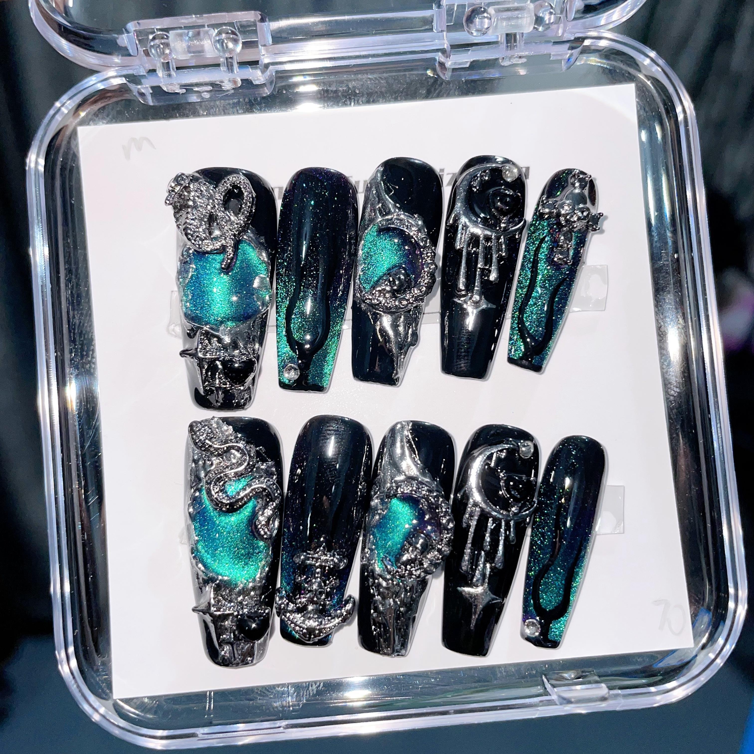 10-piece Set Handmade Press-on Nails, Dark Green Cat's Eye Design, Removable Nail Stickers, Includes Tool Kit, Simplistic Press-on Manicure Patch
10-piece Set Handmade Press-on Nails, Dark Green Cat's Eye Design, Removable Nail Stickers, Includes Tool Kit, Simplistic Press-on Manicure Patch