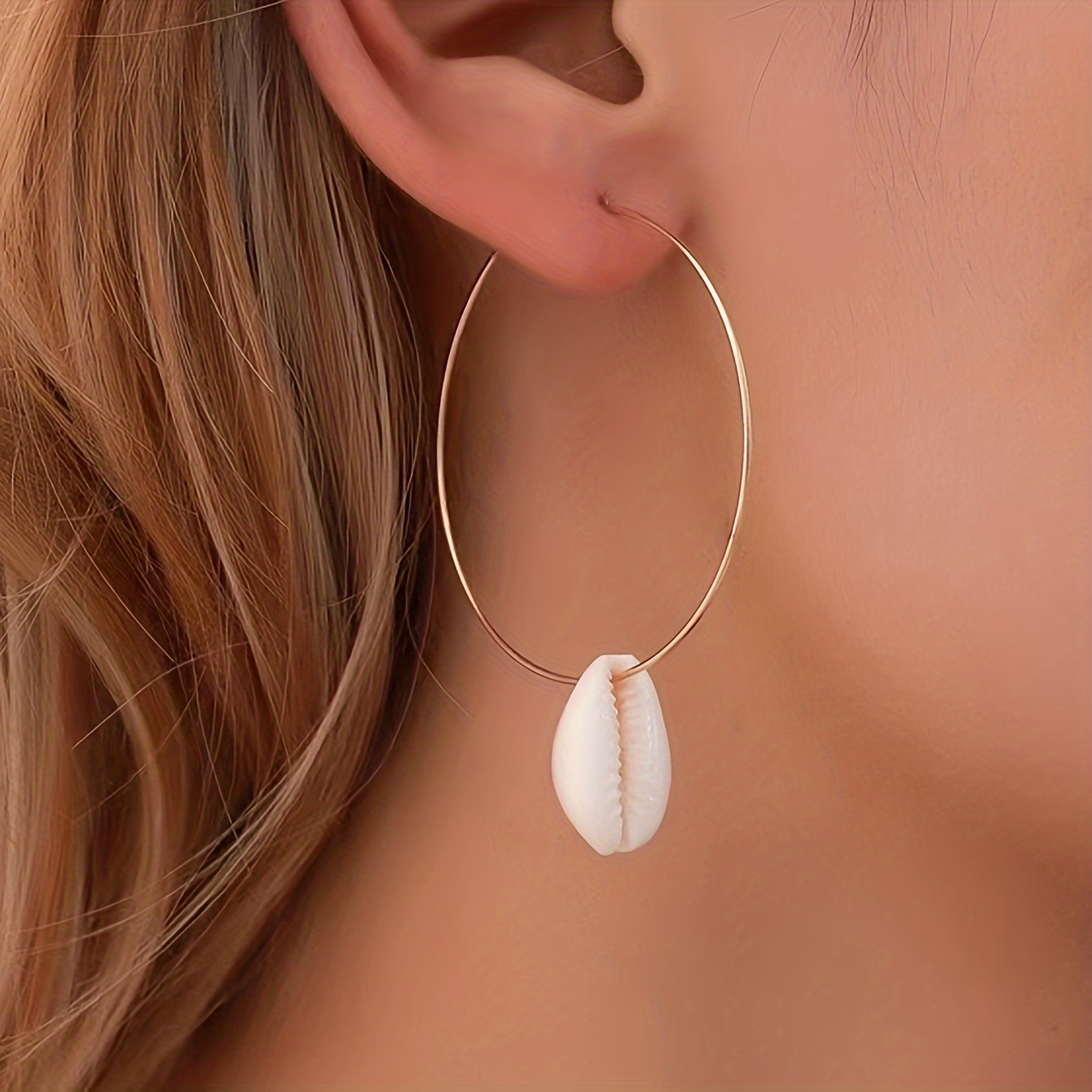 Elegant Boho-chic Hollow Shell Dangle Earrings - Versatile Metal Design For Casual Attire & Gifting
Elegant Boho-chic Hollow Shell Dangle Earrings - Versatile Metal Design For Casual Attire & Gifting