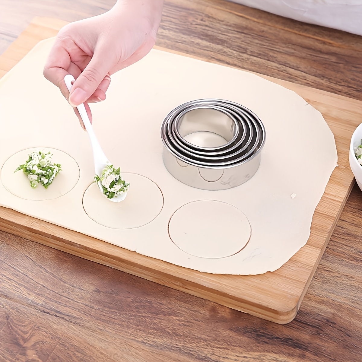 5pcs Set Stainless Steel Dumpling Molds, Round Diy Skincutting Molds, Baking Biscuits Molds For Kitchen Use
5pcs Set Stainless Steel Dumpling Molds, Round Diy Skincutting Molds, Baking Biscuits Molds For Kitchen Use