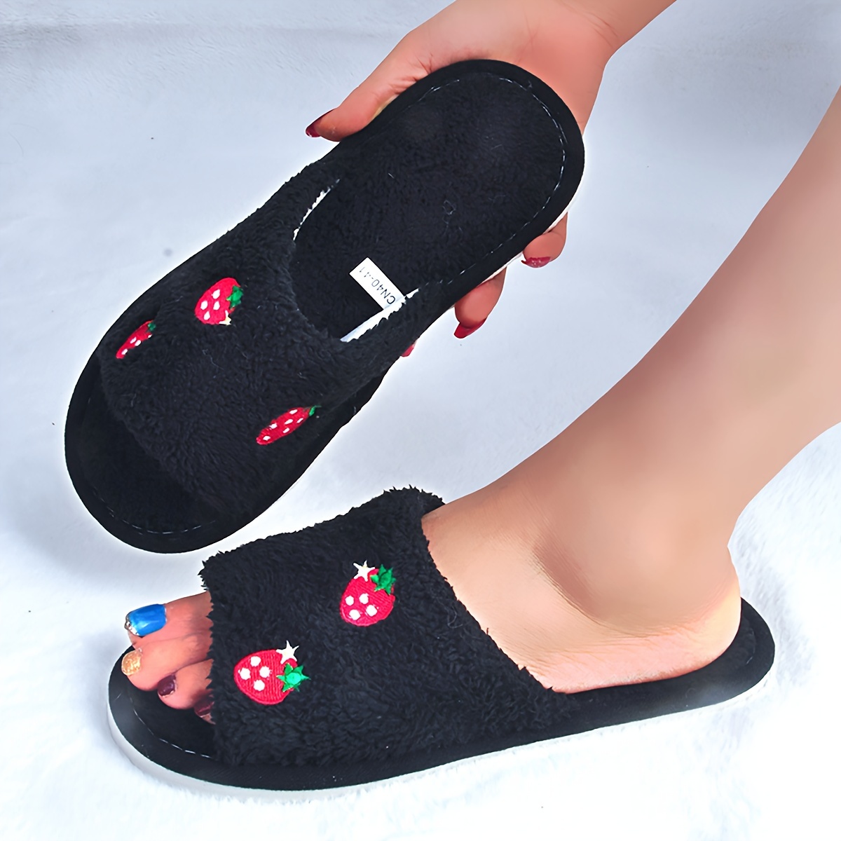 Strawberry Pattern Slippers, Casual Open Toe Plush Shoes, Comfortable Indoor Home Slippers
Strawberry Pattern Slippers, Casual Open Toe Plush Shoes, Comfortable Indoor Home Slippers
