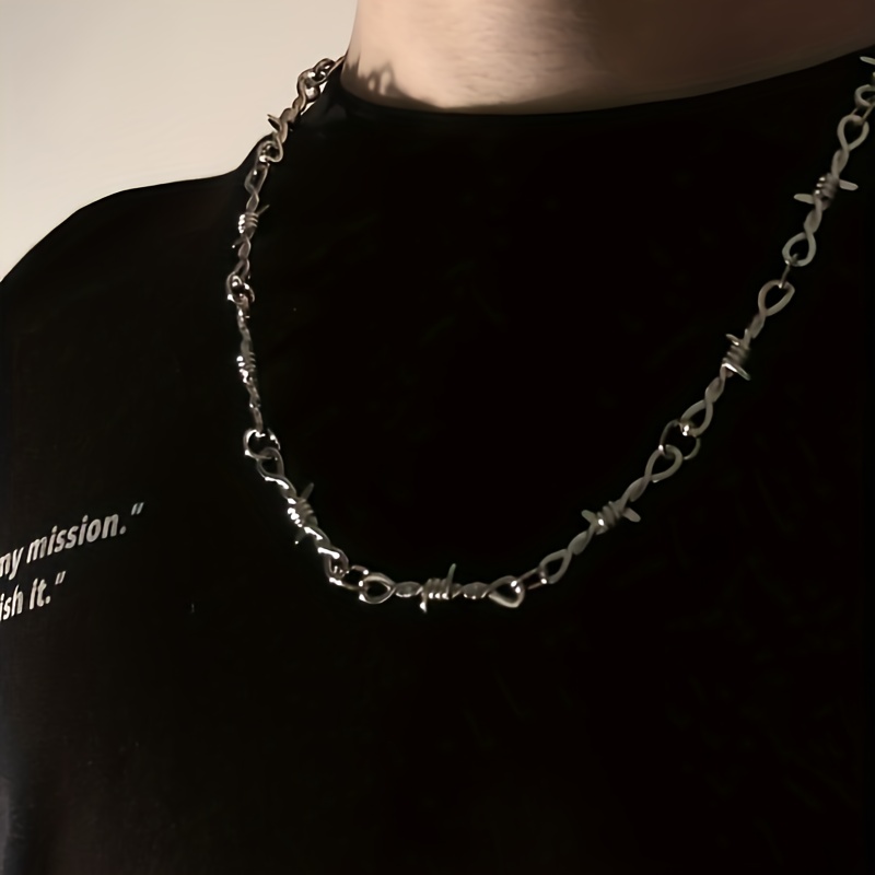 1 collier en fil de fer barbelé en de zinc, style hip-hop punk unisexe, chaîne vintage et tendance, à au ou à offrir, accessoire toutes pour Mardi Gras
1 collier en fil de fer barbelé en de zinc, style hip-hop punk unisexe, chaîne vintage et tendance, à au ou à offrir, accessoire toutes pour Mardi Gras