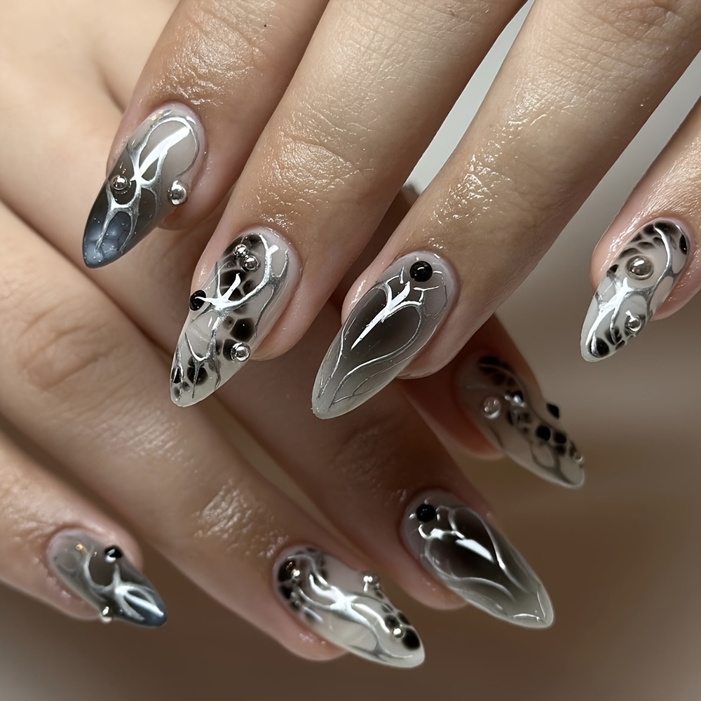 Ensemble de 24 ongles en d', style gothique avec strass, design noir à rayures , longueur moyenne,
Ensemble de 24 ongles en d', style gothique avec strass, design noir à rayures , longueur moyenne,