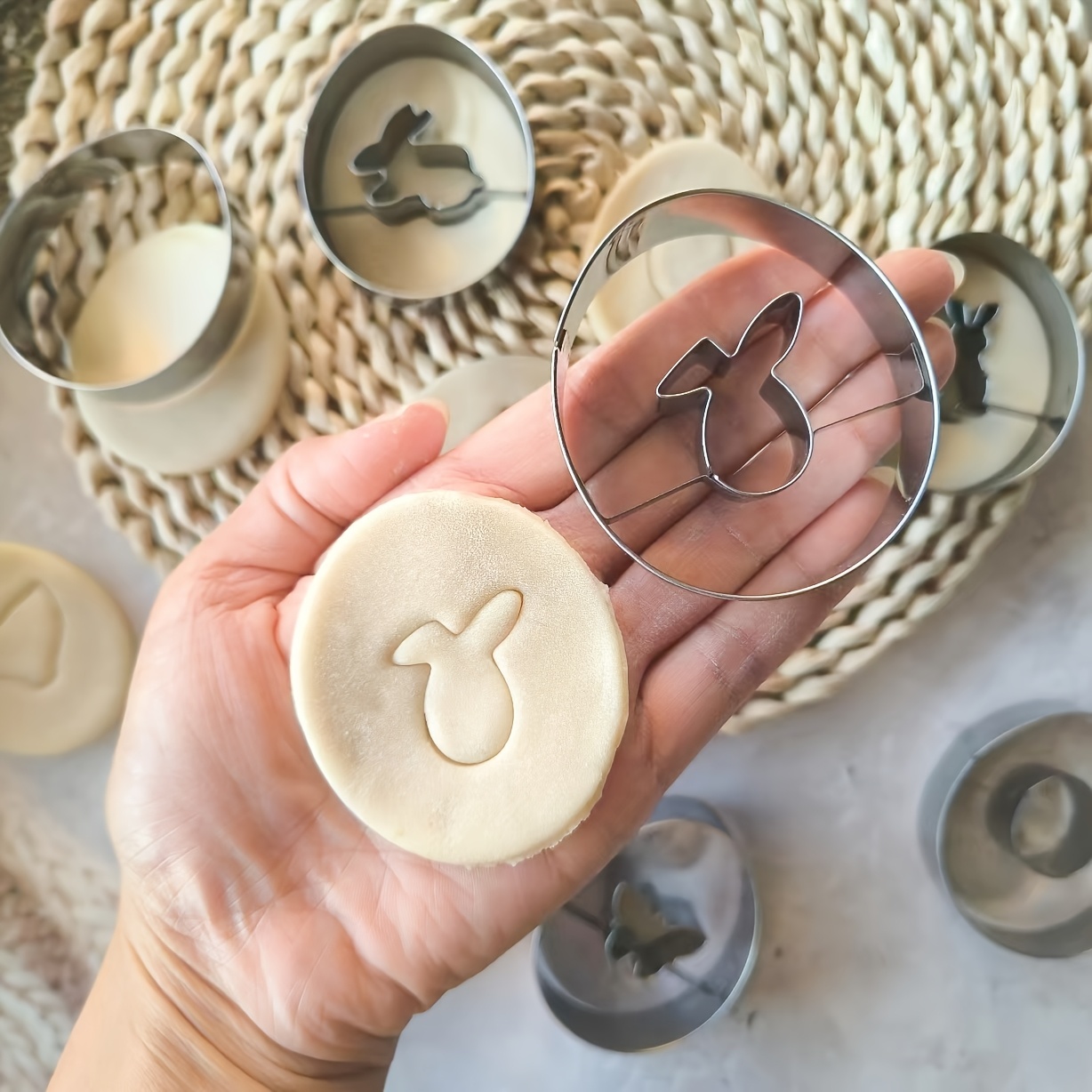 9pcs Stainless Steel Cookie Cutter Set, Bunny And Shapes, Biscuit Molds For Baking, With Ideal For Easter, Christmas, Halloween, For Cookies And Candy Making
9pcs Stainless Steel Cookie Cutter Set, Bunny And Shapes, Biscuit Molds For Baking, With Ideal For Easter, Christmas, Halloween, For Cookies And Candy Making
