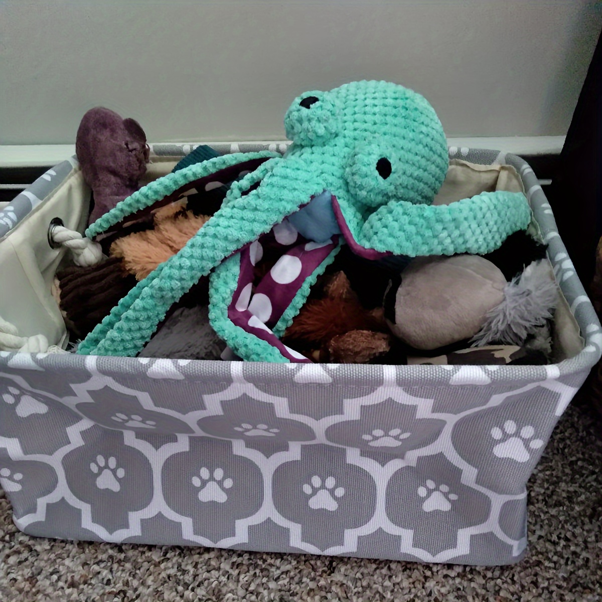 1pc Pet Toy Foldable Basket - Felt Storage Box For Dog Toys And Accessories With Rope Handle, Square Storage Bin For Toys And Clothes
1pc Pet Toy Foldable Basket - Felt Storage Box For Dog Toys And Accessories With Rope Handle, Square Storage Bin For Toys And Clothes