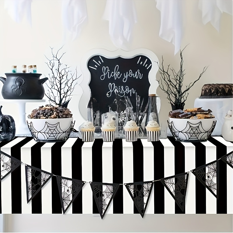 2pcs Black And White Striped Tablecloth, Christmas Decoration Disposable Rectangular Black And White Plastic Tablecloth, For Halloween, Birthday, Picnic
2pcs Black And White Striped Tablecloth, Christmas Decoration Disposable Rectangular Black And White Plastic Tablecloth, For Halloween, Birthday, Picnic