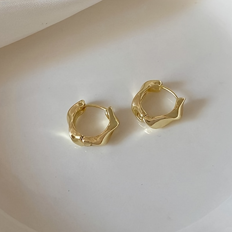 1 Pair Of Chic Golden-tone Irregular Spiral Hoop Earrings For Women - Elegant & , Alloy With Stainless Steel Posts, Ideal For & Vacation, Novelty Earrings
1 Pair Of Chic Golden-tone Irregular Spiral Hoop Earrings For Women - Elegant & , Alloy With Stainless Steel Posts, Ideal For & Vacation, Novelty Earrings