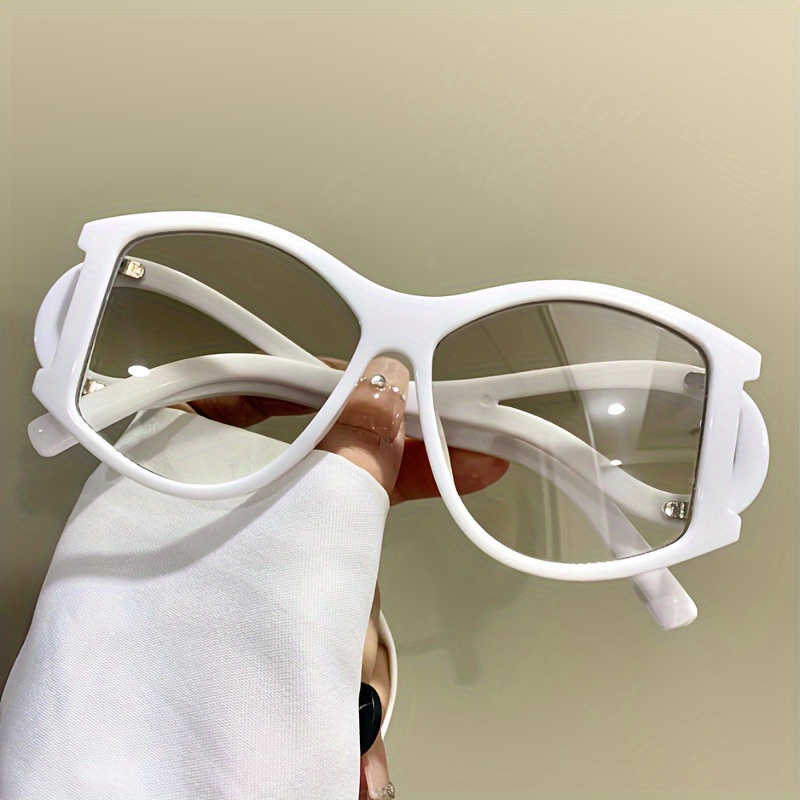 1pc Women Oversized Glasses Round Full-frame Plastic Glasses With Side For Wind, Sun Travel
1pc Women Oversized Glasses Round Full-frame Plastic Glasses With Side For Wind, Sun Travel