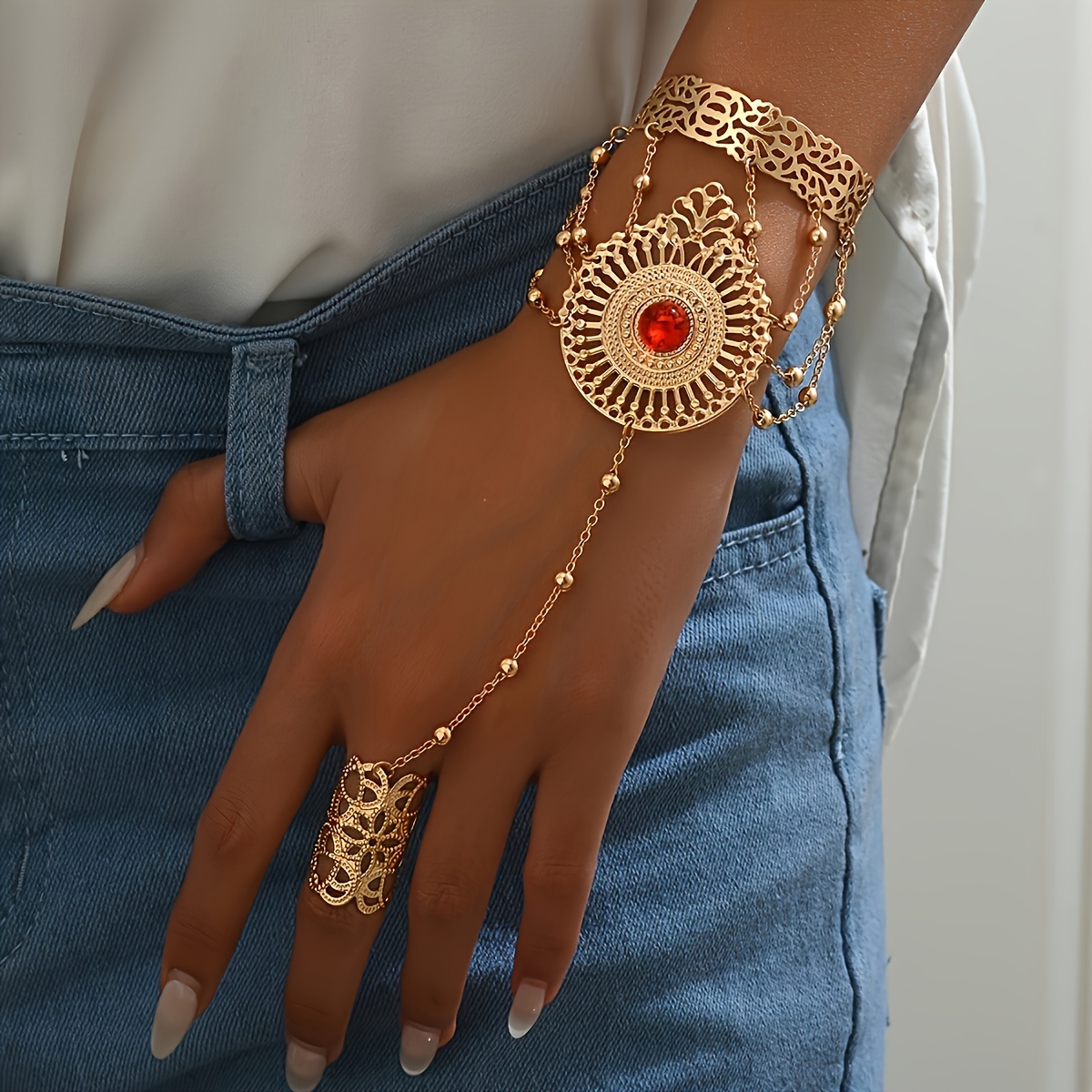 1pc Bracelet Style Bohémien Doré à Motif , Anneau de Doigt avec Plaque de Fleur Incrustée de
1pc Bracelet Style Bohémien Doré à Motif , Anneau de Doigt avec Plaque de Fleur Incrustée de