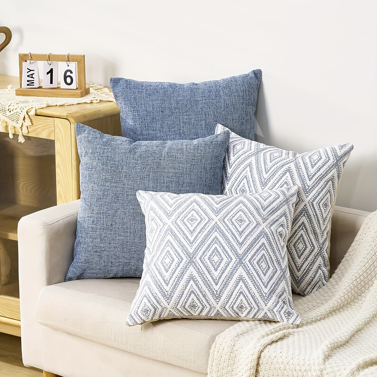 4pcs Boho Geometric Throw Pillow Covers Set - Blue, Allergy-friendly Polyester With Zipper Closure For Sofa & Living Room Decor
4pcs Boho Geometric Throw Pillow Covers Set - Blue, Allergy-friendly Polyester With Zipper Closure For Sofa & Living Room Decor