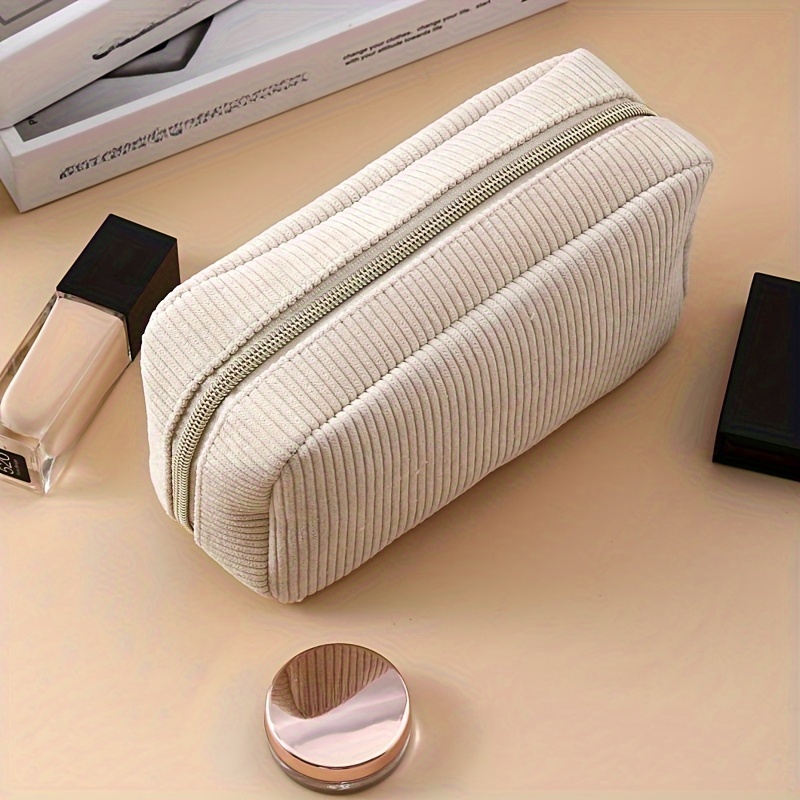 Solid Color Makeup Bag, Large Capacity, Portable Travel Pouch, Elegant Zipper Closure Toiletry Organizer, Premium Minimalist Design
Solid Color Makeup Bag, Large Capacity, Portable Travel Pouch, Elegant Zipper Closure Toiletry Organizer, Premium Minimalist Design