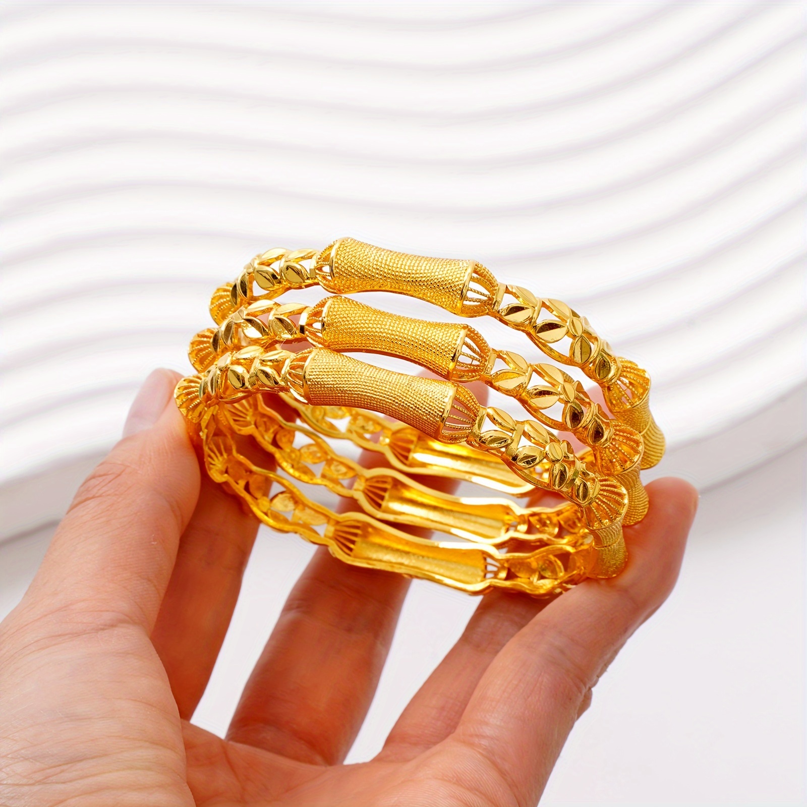 1pc Elegant Golden-tone Hollow Open Cuff Bracelet - Luxurious Middle Eastern Saudi Arabian Style, Chic Women' Accessory, Ideal For Parties & , Perfect Valentine's Gift
1pc Elegant Golden-tone Hollow Open Cuff Bracelet - Luxurious Middle Eastern Saudi Arabian Style, Chic Women' Accessory, Ideal For Parties & , Perfect Valentine's Gift