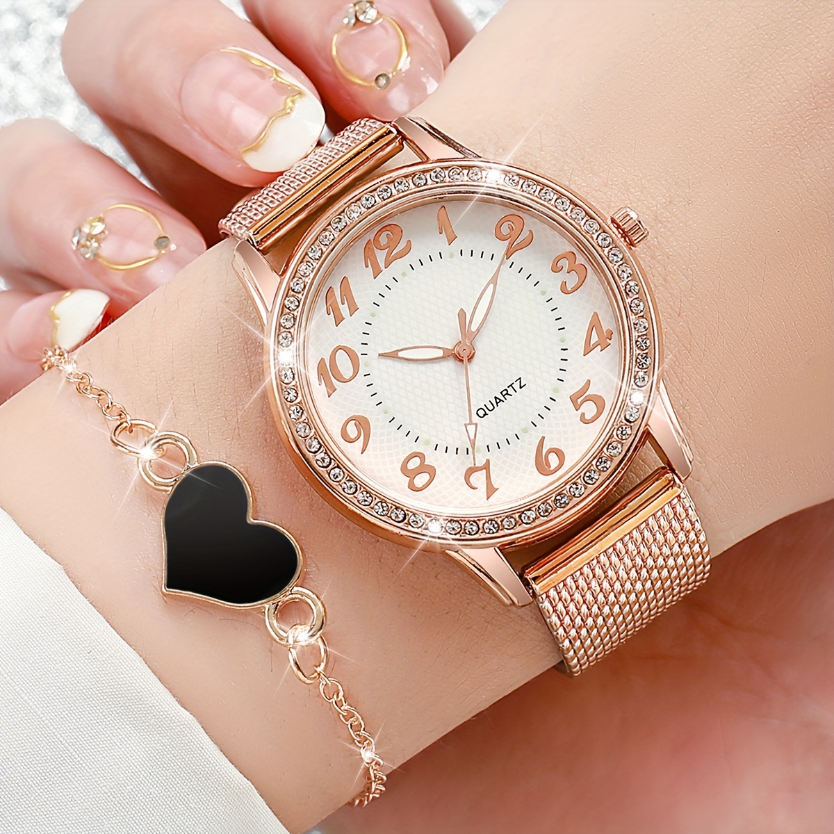 2pcs/set Women's Luxury Rhinestone Quartz Watch Rose Golden Fashion Wrist Watch & Heart Bracelet, Valentine's Day Gift For Her
2pcs/set Women's Luxury Rhinestone Quartz Watch Rose Golden Fashion Wrist Watch & Heart Bracelet, Valentine's Day Gift For Her