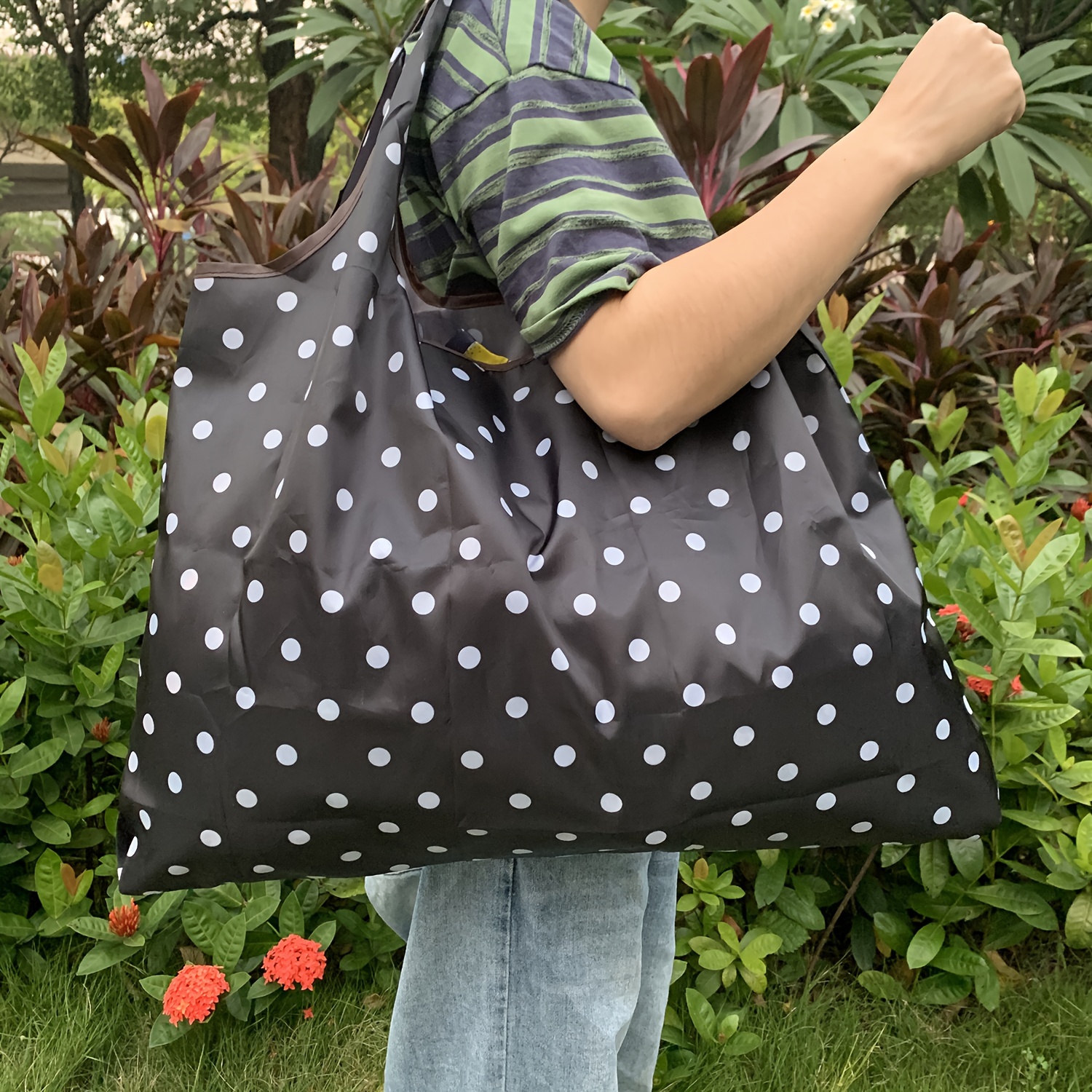 Extra-large Foldable Nylon Tote Bag - , Reusable Shopping & Travel Shoulder Bag With Wrist Strap For Men And Women
Extra-large Foldable Nylon Tote Bag - , Reusable Shopping & Travel Shoulder Bag With Wrist Strap For Men And Women