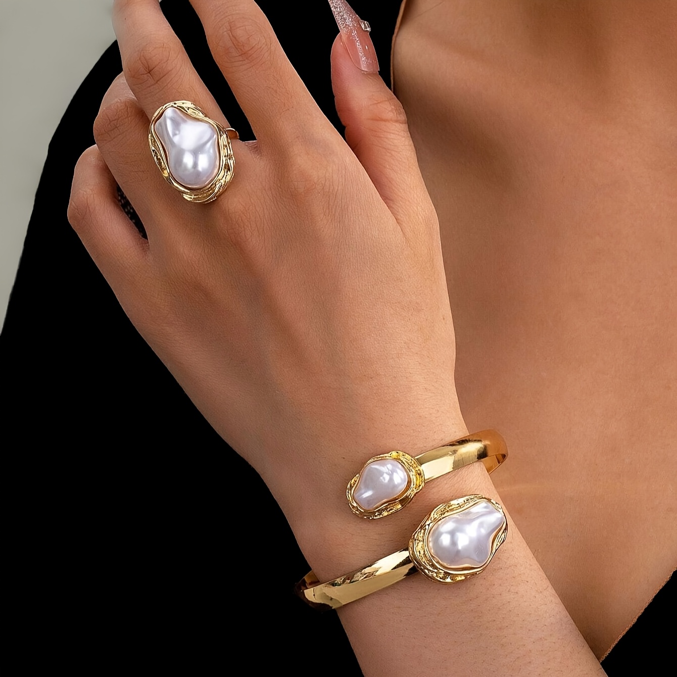 2pcs Metal Fashion Simple Elegant Pleated Ring Geometric Pearl Open Adjustable Bracelet Set For Vacation Holiday 's Dressing Hand Accessories
2pcs Metal Fashion Simple Elegant Pleated Ring Geometric Pearl Open Adjustable Bracelet Set For Vacation Holiday 's Dressing Hand Accessories