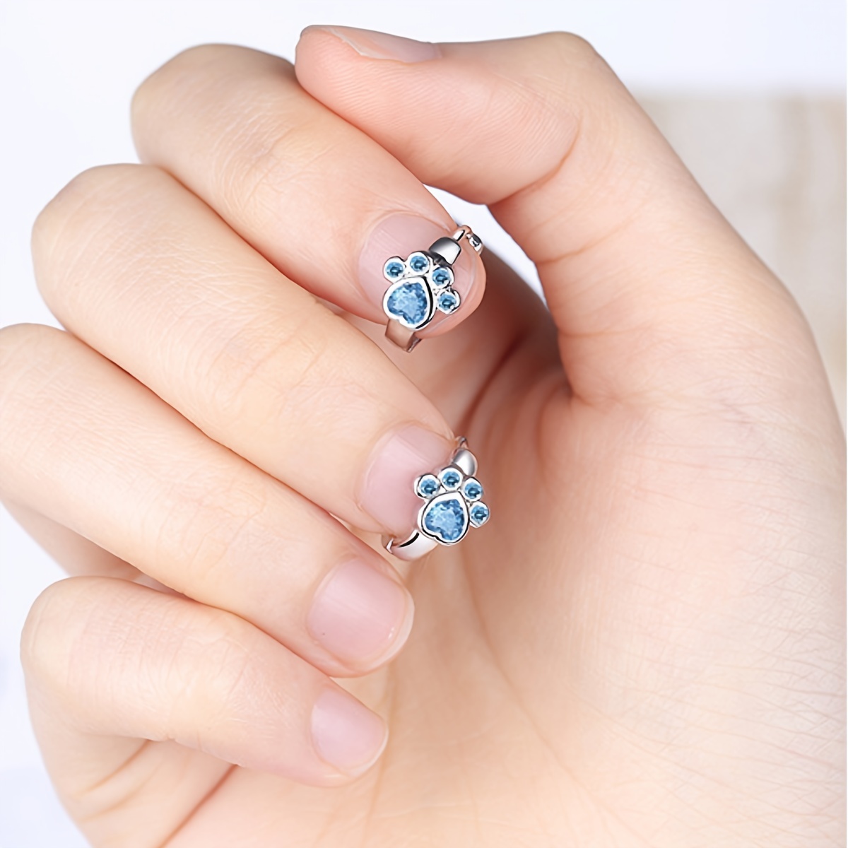 Boucles d'oreilles élégantes et minimalistes en de , accessoires d'oreille et , pour un .
Boucles d'oreilles élégantes et minimalistes en de , accessoires d'oreille et , pour un .
