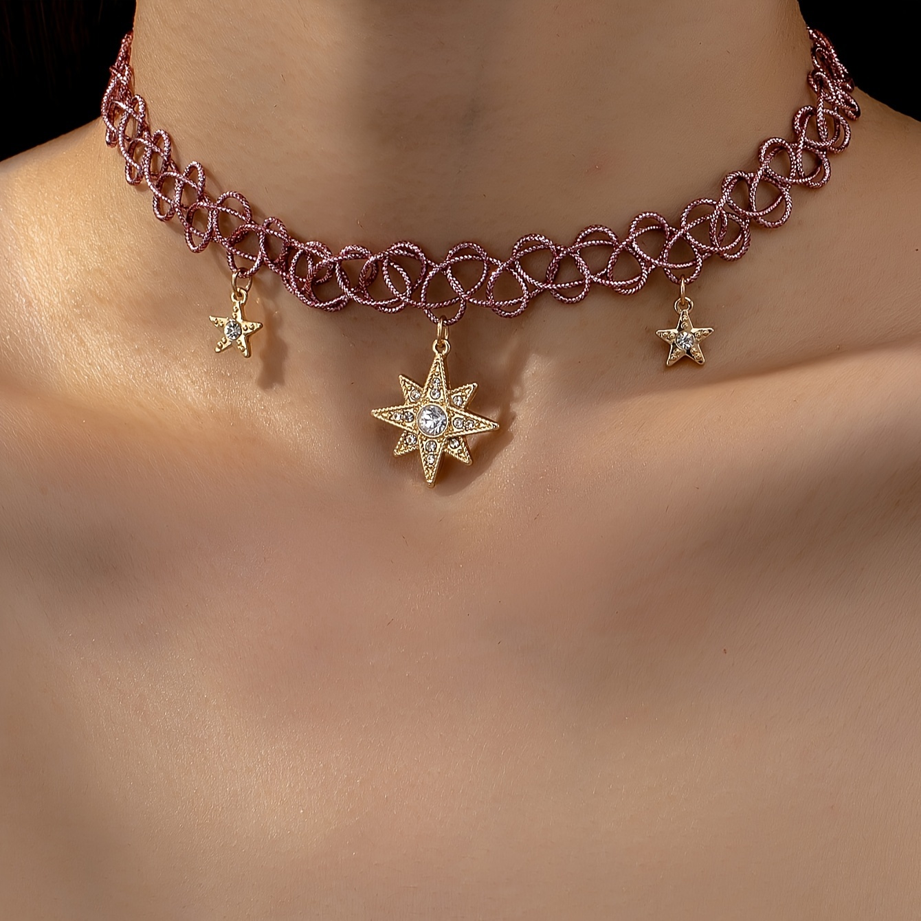Collier Ras du Cou Élégant & Sexy en de avec Pendentif Étoile - pour Tenue Décontractée ou
Collier Ras du Cou Élégant & Sexy en de avec Pendentif Étoile - pour Tenue Décontractée ou