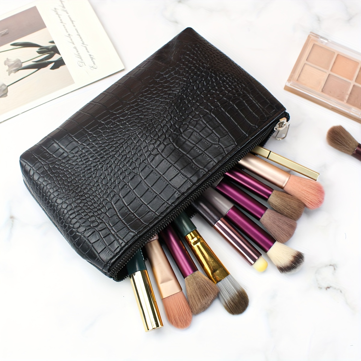 Sac de Rangement Noir Pour Voyage, Trousse de Maquillage Imperméable de Grande : Idéal Pour Belle En Déplacement !
Sac de Rangement Noir Pour Voyage, Trousse de Maquillage Imperméable de Grande : Idéal Pour Belle En Déplacement !