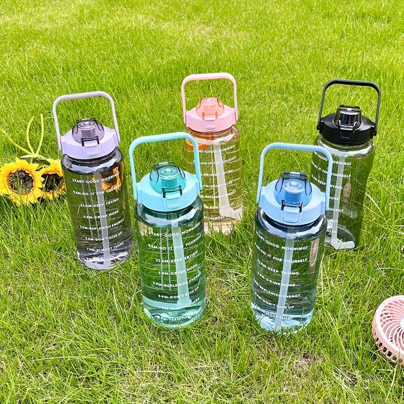 1pc 2l/67.63oz Plastic Transparent Water Cup, Portable Large Capacity Water Bottle With Straw, Suitable For Outdoor Sports, Fitness Training
1pc 2l/67.63oz Plastic Transparent Water Cup, Portable Large Capacity Water Bottle With Straw, Suitable For Outdoor Sports, Fitness Training