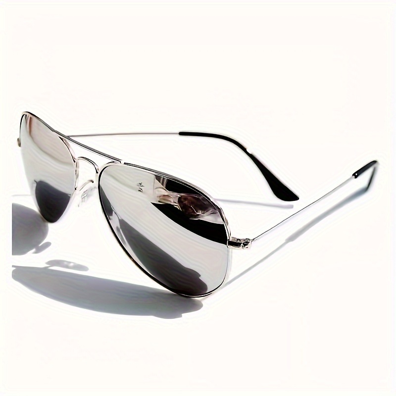 2 Piecescool Punk Modern Silvery Metal Frame Fashion Glasses, For Men Women Outdoor Sports Party Vacation Travel Driving Fishing Supply Photo Prop
2 Piecescool Punk Modern Silvery Metal Frame Fashion Glasses, For Men Women Outdoor Sports Party Vacation Travel Driving Fishing Supply Photo Prop