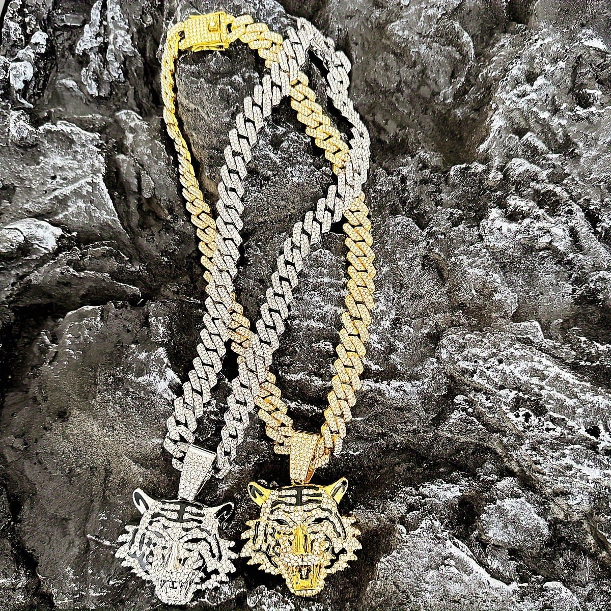 Sky Bao Men's Iced-out Pendant Necklace - 14mm Wide Cuban Link Chain, 18k Golden-plated Alloy With Artificial Crystal Accents, Animal Jewelry For A Look, Necklace | Animal Theme Jewelry | Highquality
Sky Bao Men's Iced-out Pendant Necklace - 14mm Wide Cuban Link Chain, 18k Golden-plated Alloy With Artificial Crystal Accents, Animal Jewelry For A Look, Necklace | Animal Theme Jewelry | Highquality