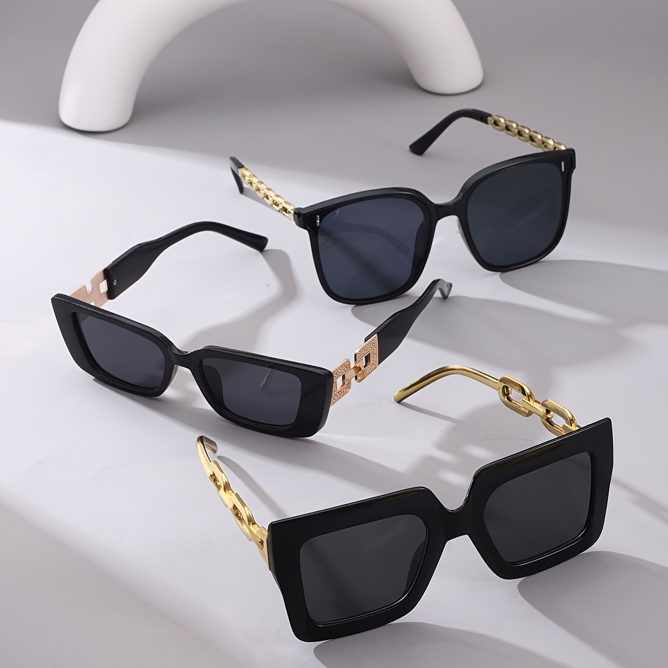 3pcs New Style Fashion Glasses With Metal Chain Black Classic Frame For Driving Travel And Beach
3pcs New Style Fashion Glasses With Metal Chain Black Classic Frame For Driving Travel And Beach
