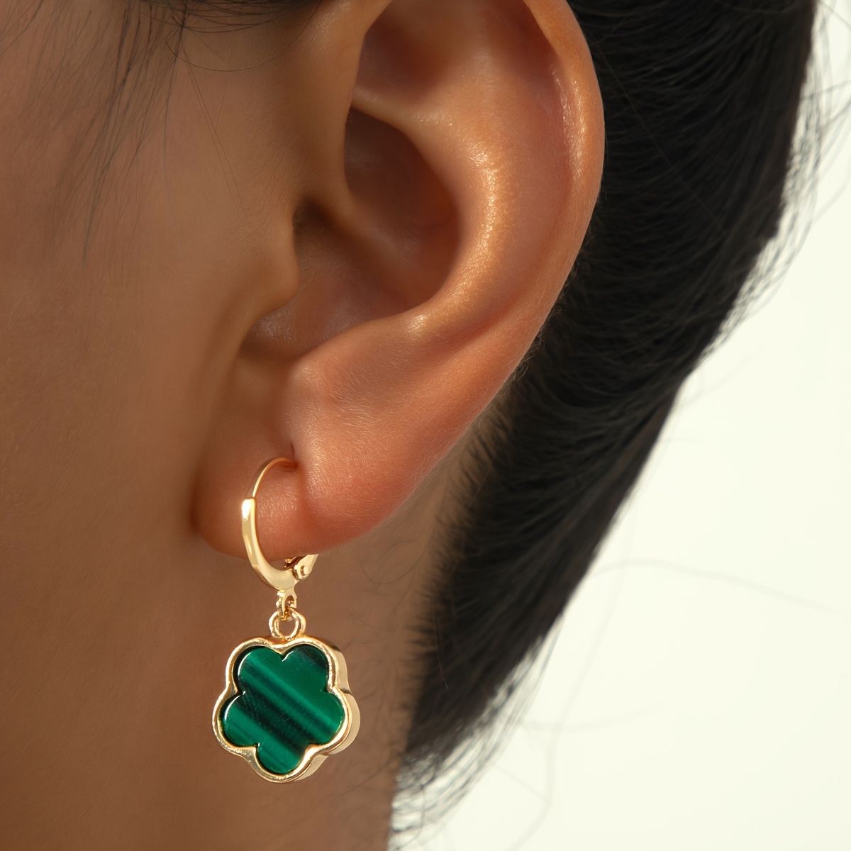 Colorful Lucky Flower Design Dangle Earrings Elegant Simple Style Alloy Jewelry Female Earrings
Colorful Lucky Flower Design Dangle Earrings Elegant Simple Style Alloy Jewelry Female Earrings