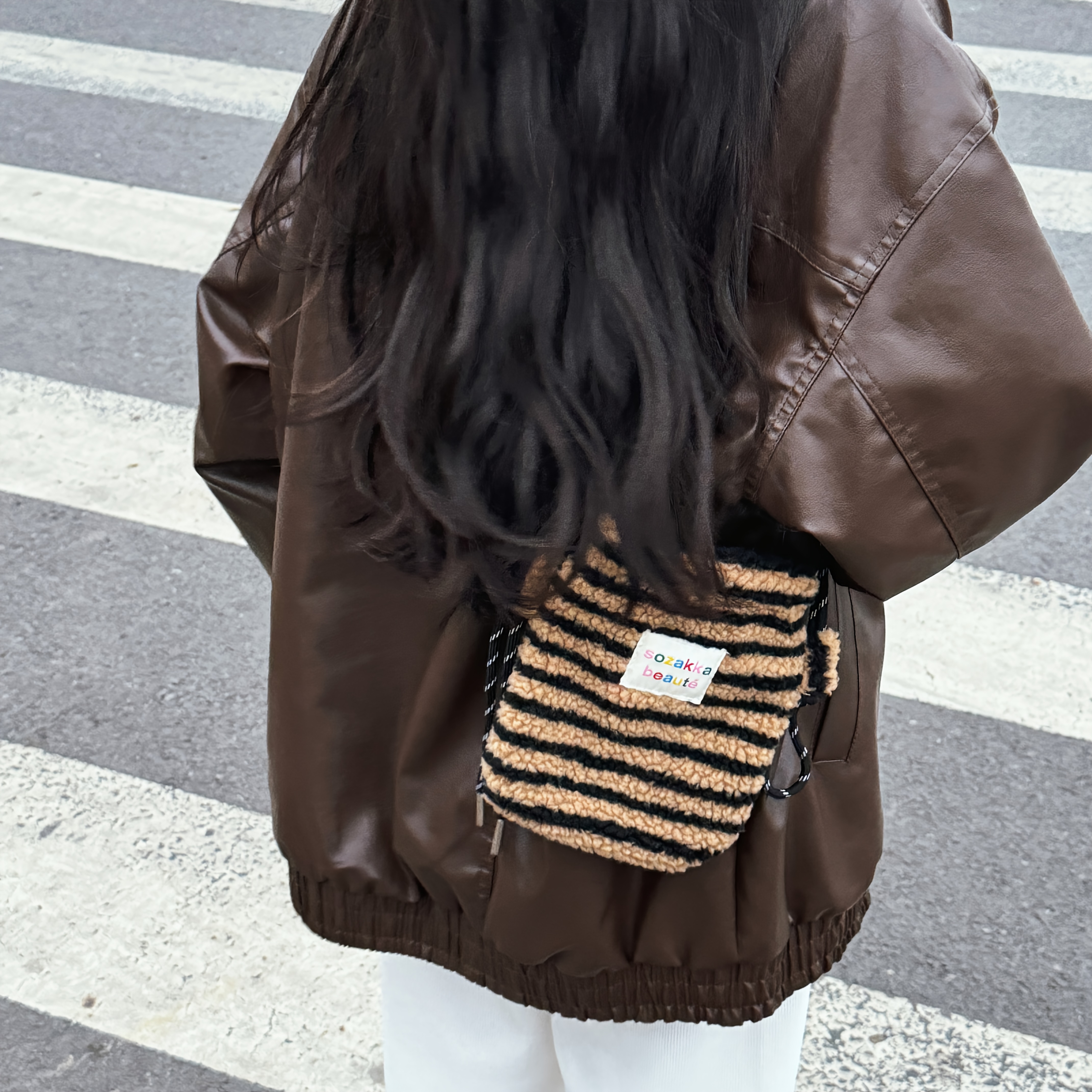 Exquisite And Fashionable Sheep Crossbody Mobile Phone Bag, High-end Coffee Color Stripes, Portable Storage Bag
Exquisite And Fashionable Sheep Crossbody Mobile Phone Bag, High-end Coffee Color Stripes, Portable Storage Bag