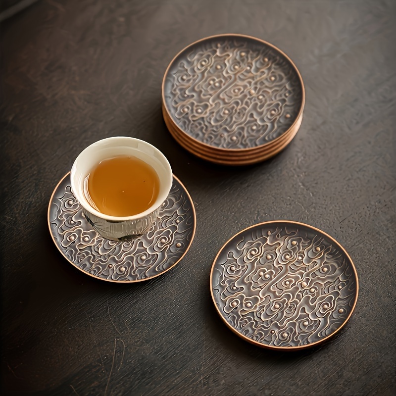 4pcs Vintage Design Coaster Set, Antique Alloy With Intricate Swirl Patterns, Non-slip Cup Mats For Tea & Home Decor, Party Decor
4pcs Vintage Design Coaster Set, Antique Alloy With Intricate Swirl Patterns, Non-slip Cup Mats For Tea & Home Decor, Party Decor