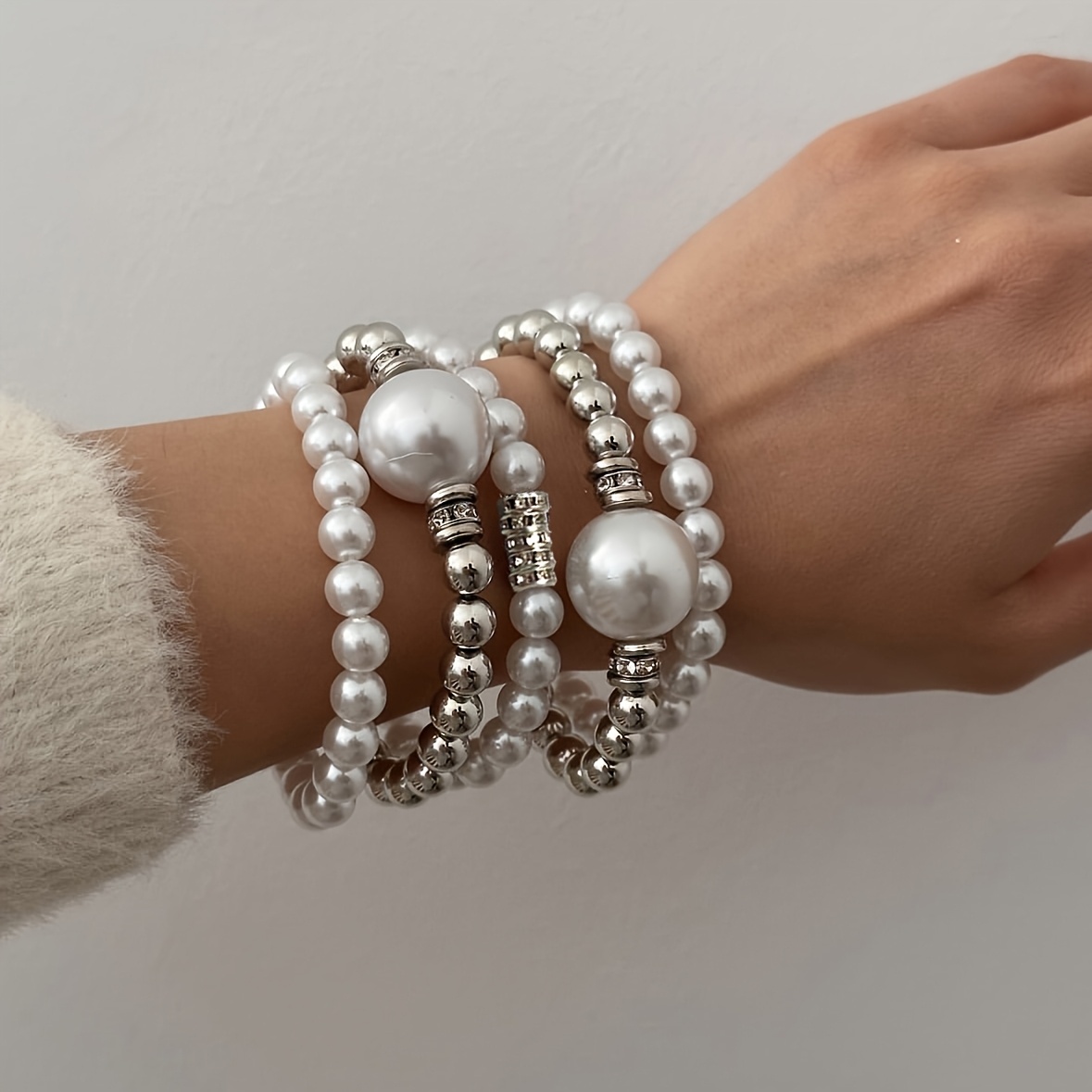 Set Of 5 Exaggerated Punk Style Pearl Ladies' Bracelets And Hand Chains For Girls To Wear For Daily And Parties, As Accessories For Girls' Outfits
Set Of 5 Exaggerated Punk Style Pearl Ladies' Bracelets And Hand Chains For Girls To Wear For Daily And Parties, As Accessories For Girls' Outfits