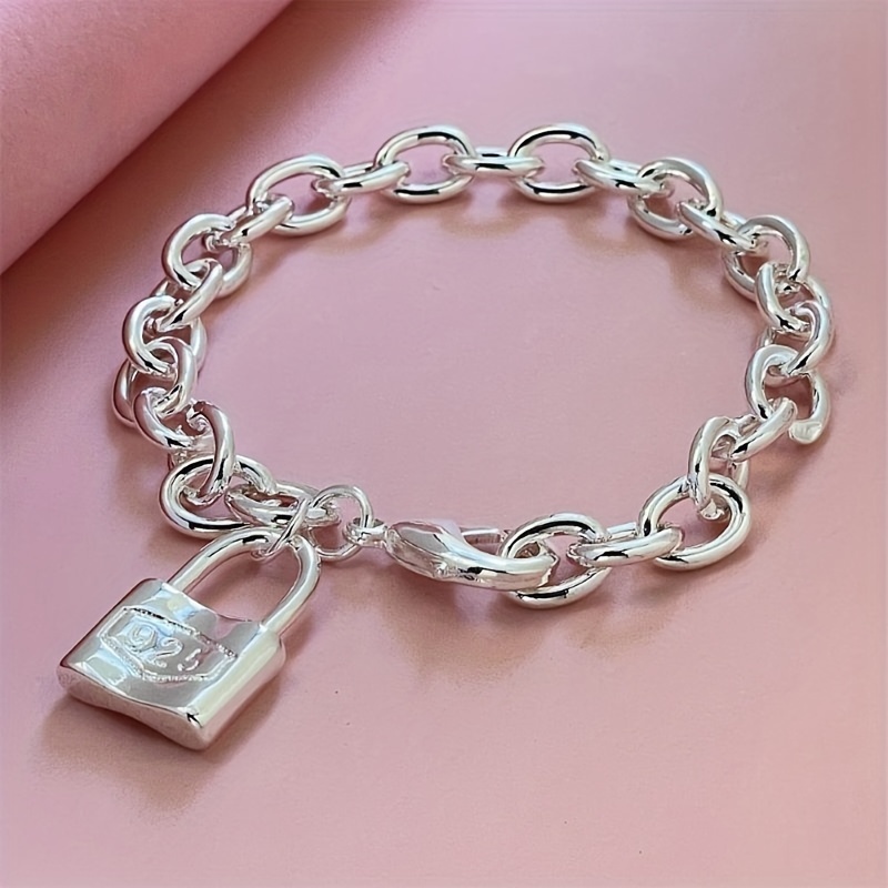 925 Silver Pendant Lock Bracelet, Fashionable And Elegant Jewelry Lock Bracelet, Ideal Birthday Gift !
925 Silver Pendant Lock Bracelet, Fashionable And Elegant Jewelry Lock Bracelet, Ideal Birthday Gift !